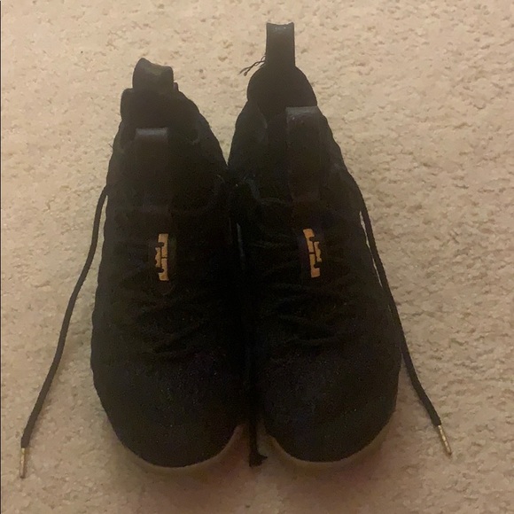 nike lebron 15 metallic gold